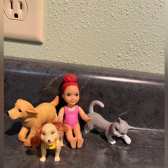 Barbie Other - Vintage Barbie. 2001 Bobble Head dog & cat, Taffy Dog , Kelly Gymnast